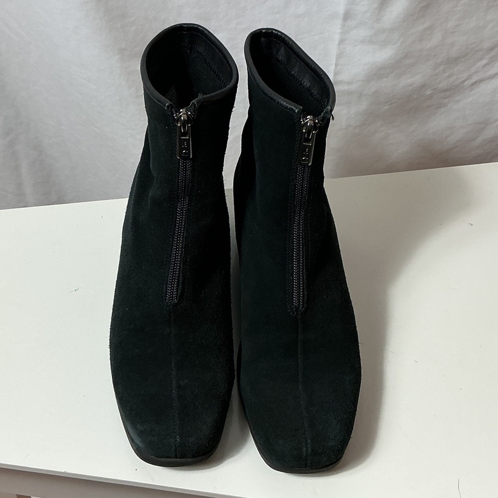 La CANADIENNE Black Suede Ankle Boots